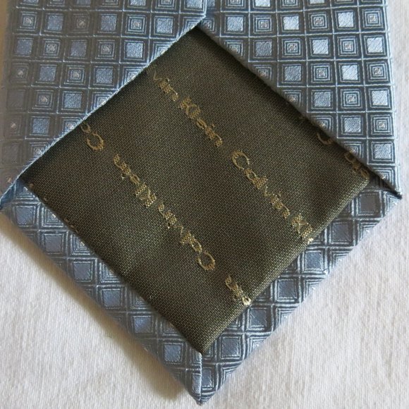 Calvin Klein 100% Silk Neck Tie - Picture 5 of 6